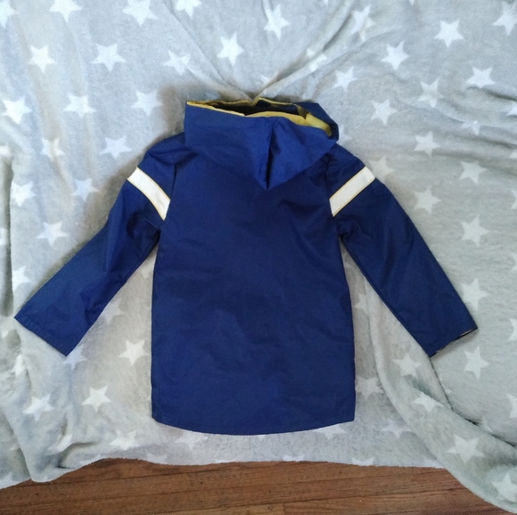 Boys coat 🌧️ ☔ - Picture 6 of 6